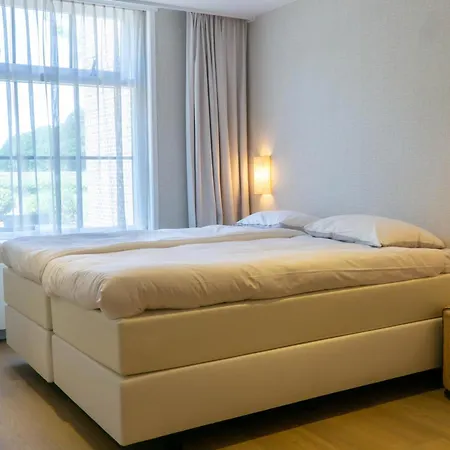 Boerderie De Gouden Leeuw Lägenhetshotell 3*